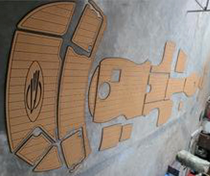 Najboljši CNC rezkalnik za leto 2022 za rezanje pomorskih talnih oblog EVA