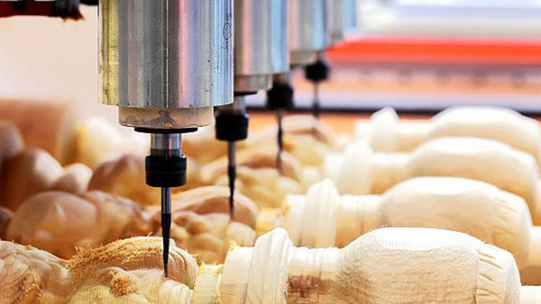 Una macchina CNC pu&ograve; intagliare il legno?