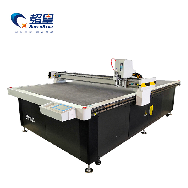 Superstar CNC Leather Cloth សម្ភារៈទន់ ម៉ាស៊ីនកាត់កាំបិតរំញ័រដោយស្វ័យប្រវត្តិ