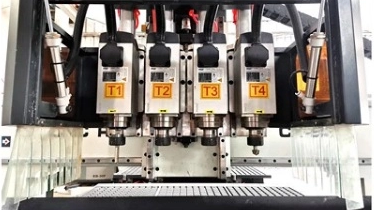 L&aelig;r din multi-spindle og roterende CNC-router: Betjenings- og vedligeholdelsesvejledning